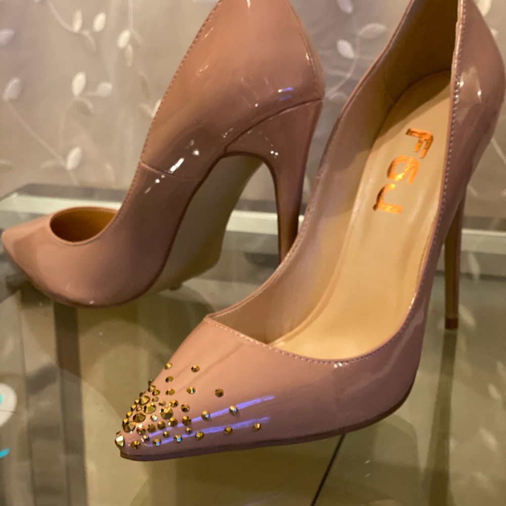 Size 8.5 Nude Glossy PU Stiletto